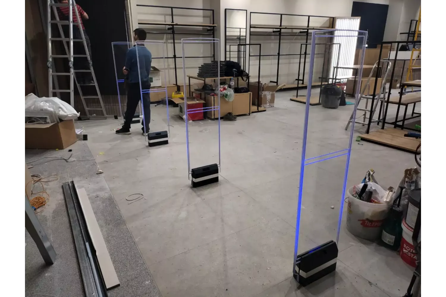 Установка противокражной АМ системы ARXIS A50 Acrylic, Санкт-Петербург
